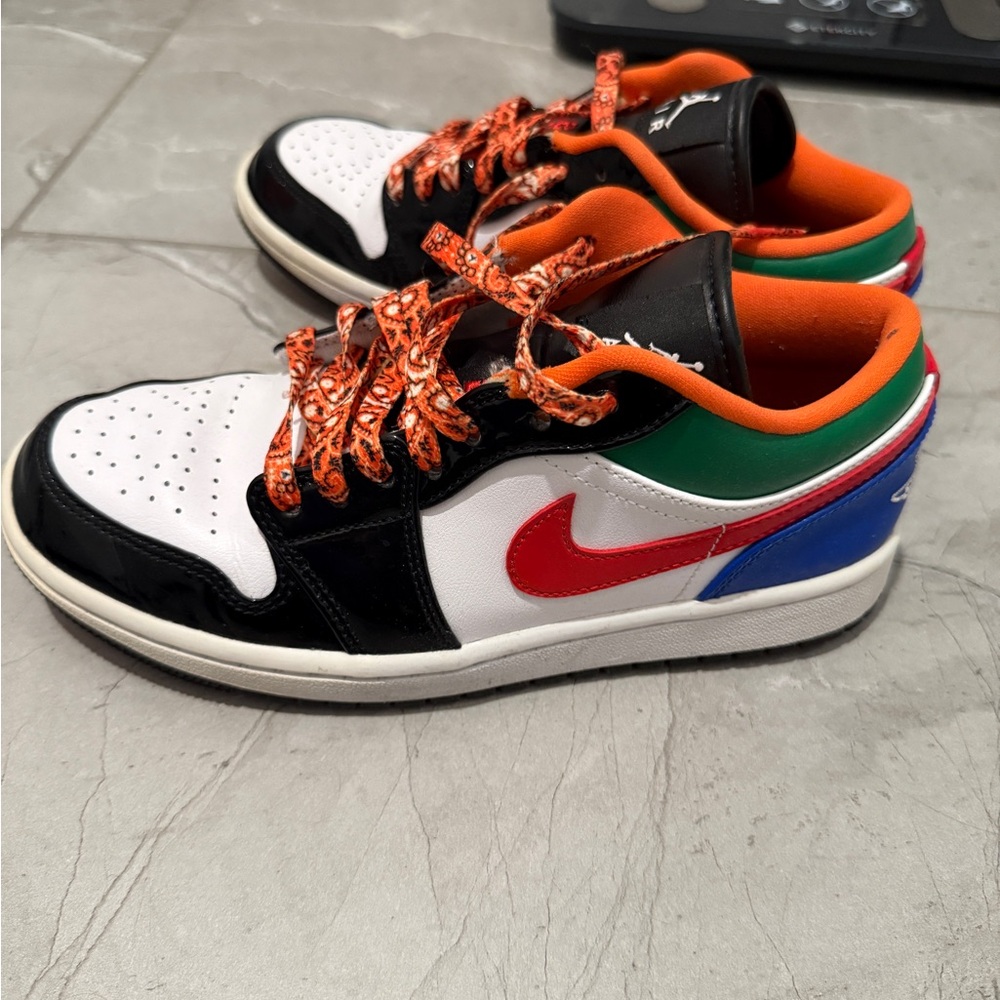 Nike Air Jordan Women’s Sneakers - 7